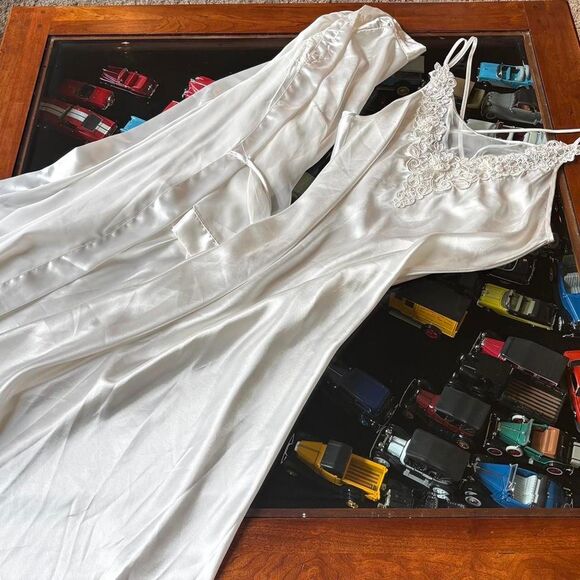 Intimo Amore Matching White Satin Set Robe Nightgown Slip Dress Vintage - Picture 6 of 8